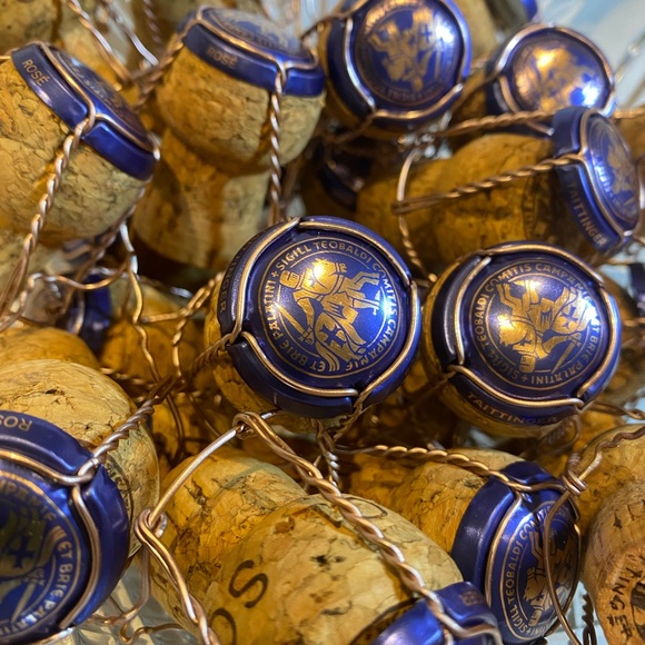 30 Sets Tattinger Prestige Brut Rose Corks & Cages - Picture 6 of 6